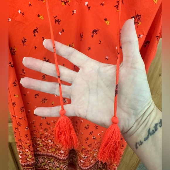 🎉Old Navy Pullover Sleeveless Red Floral Dress With Tassles at Neck Size Small - Picture 5 of 7